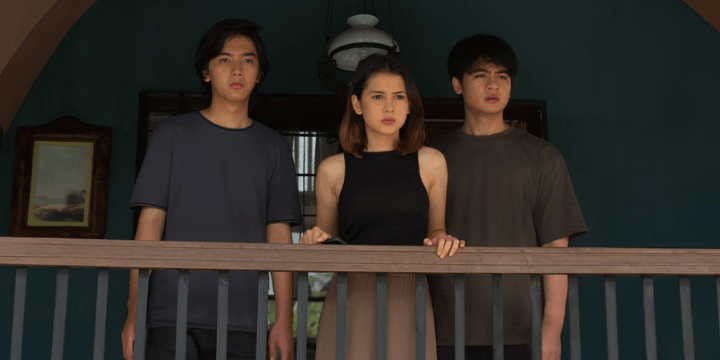 Kejanggalan Awal, Suara Gaib dan Mimpi yang Mengganggu