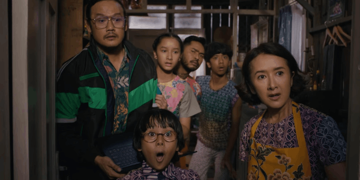 Premis Cerita Film Keluarga Super Irit, Ketika Gaji Terpangkas dan Gengsi Harus Lepas